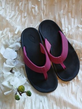 OluKai Sandals